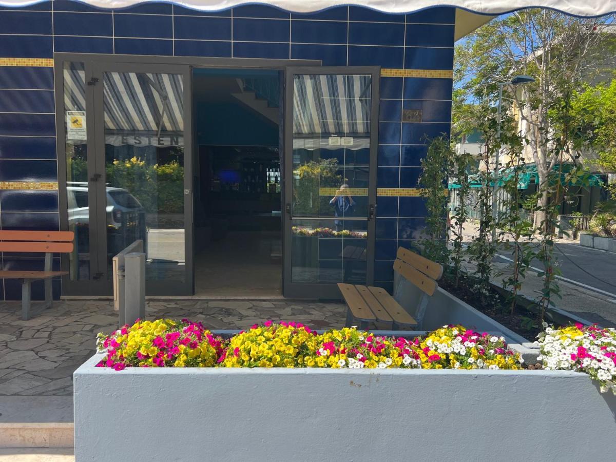 Hotel Estense Rimini Exterior foto